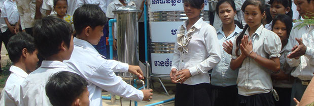 岡崎東ロータリークラブ国際奉仕活動カンボジアの学校へ浄水器設置